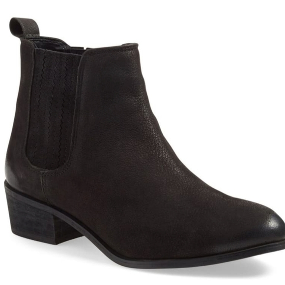 Steve Madden Shoes - Steve Madden Nylie chelsea boots